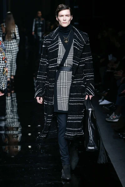 Look 45
